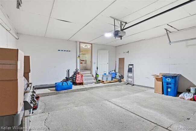 Building Photo - 5271 Wright Way E