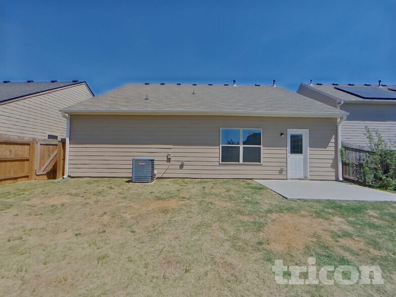 Building Photo - 731 Independence Ave