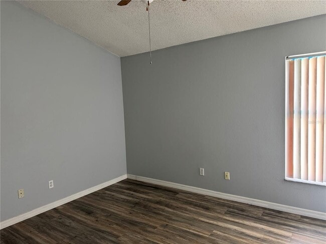 Building Photo - 1309 S Park Ave
