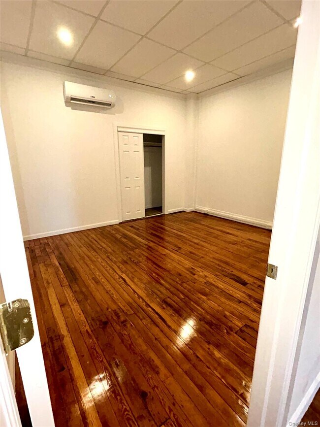 Building Photo - 48 W Main St