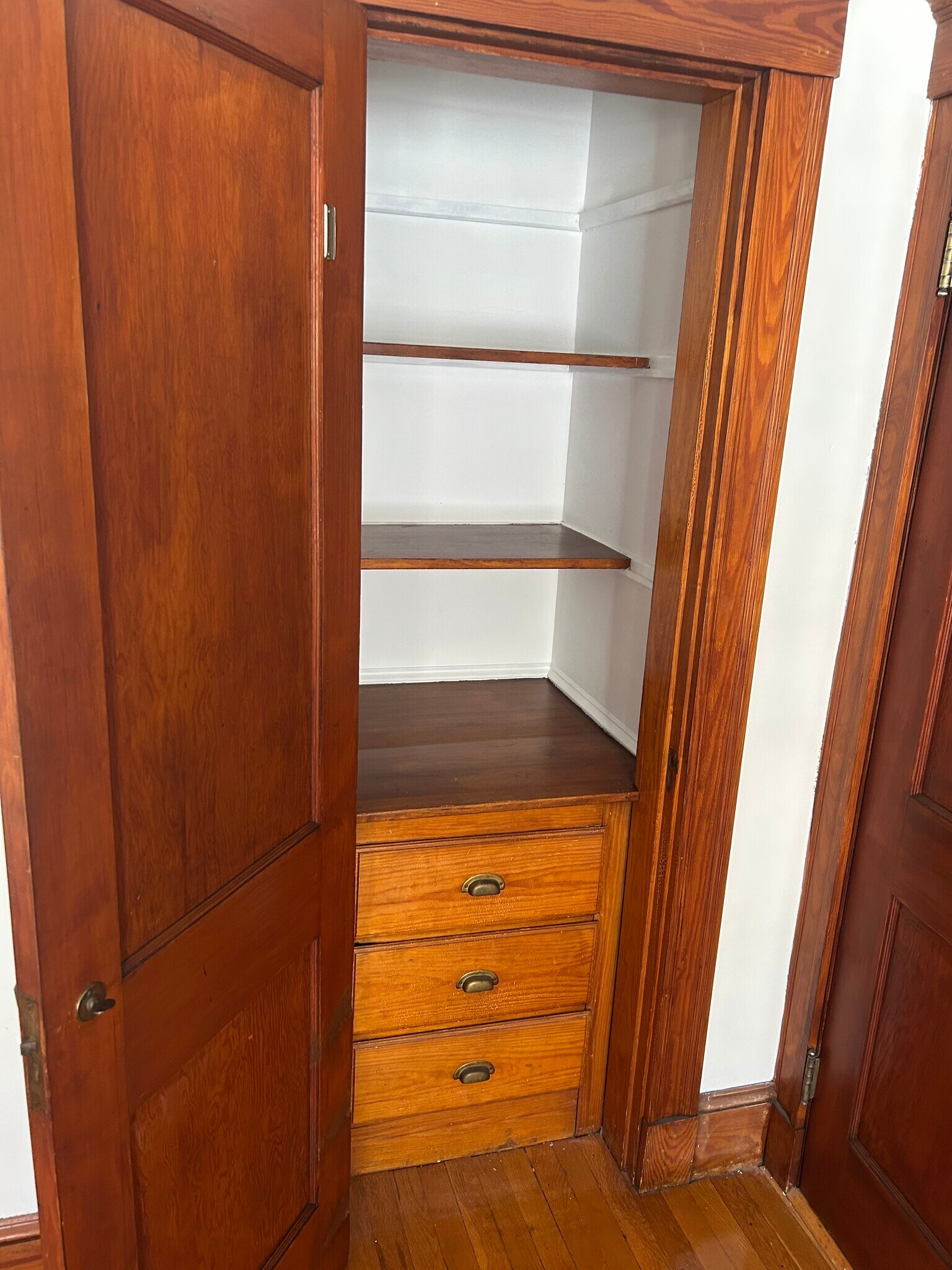 Building Photo - 91 Dustin St