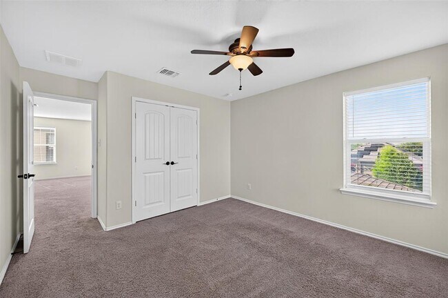 Building Photo - 1049 Clove Hitch Dr
