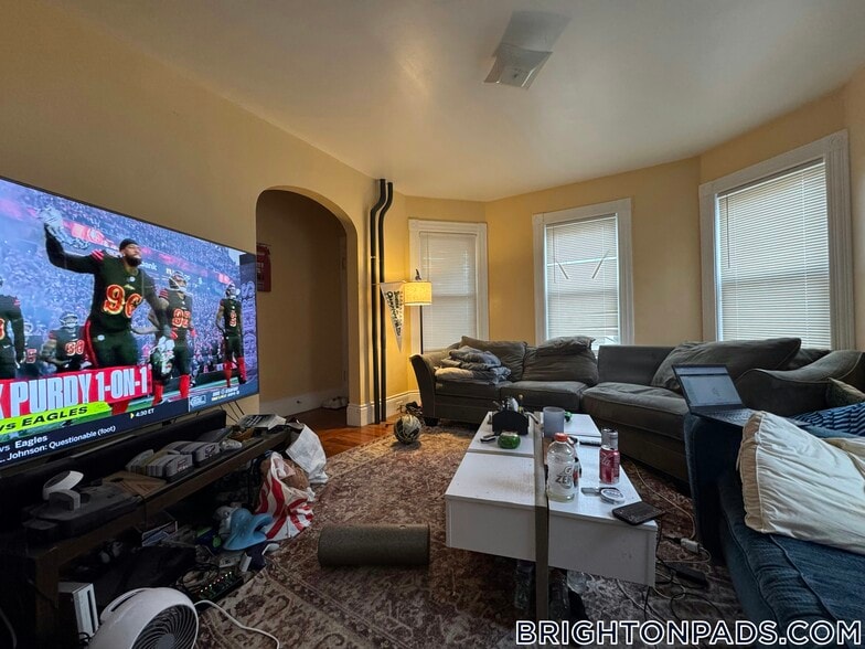 Building Photo - 225 Parsons St