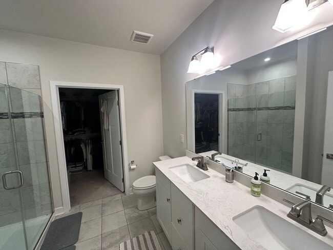 Building Photo - Townhouse in Sunset Glen