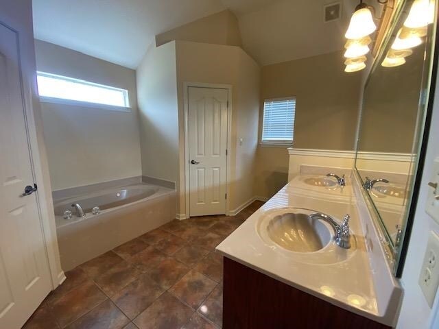 Building Photo - 6098 Ravenwood Lake Dr E