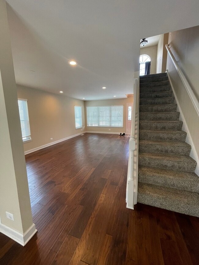 Building Photo - 6 Redbud Ct