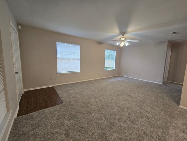 Building Photo - 16022 Old River Rd