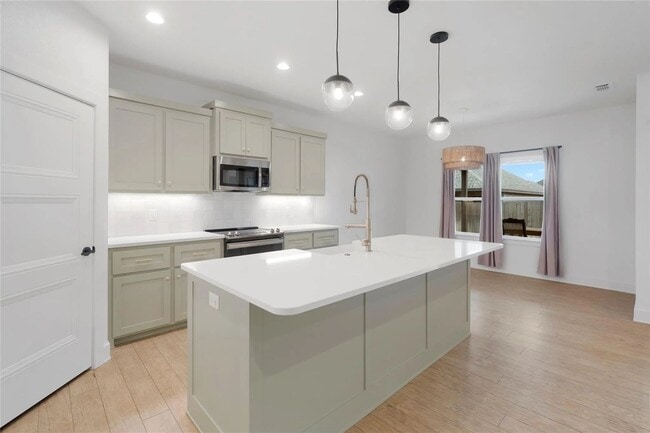 Building Photo - Move-In Ready Kyle Paul Home with Office, ...
