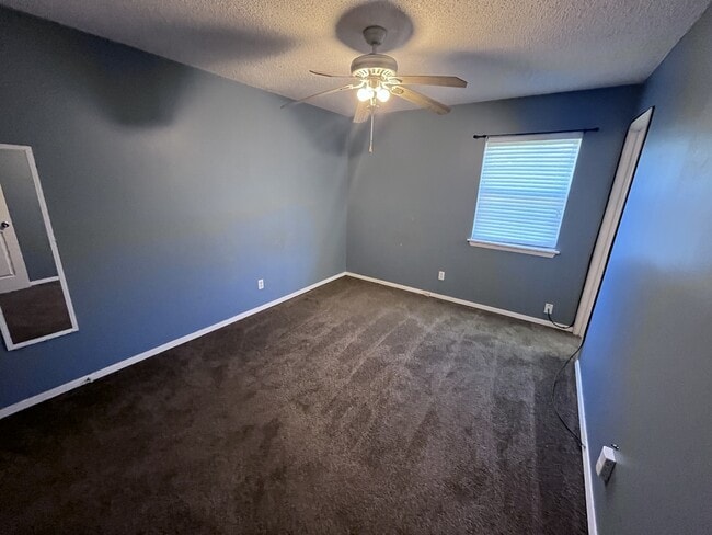 Building Photo - 188 Meadowick Dr