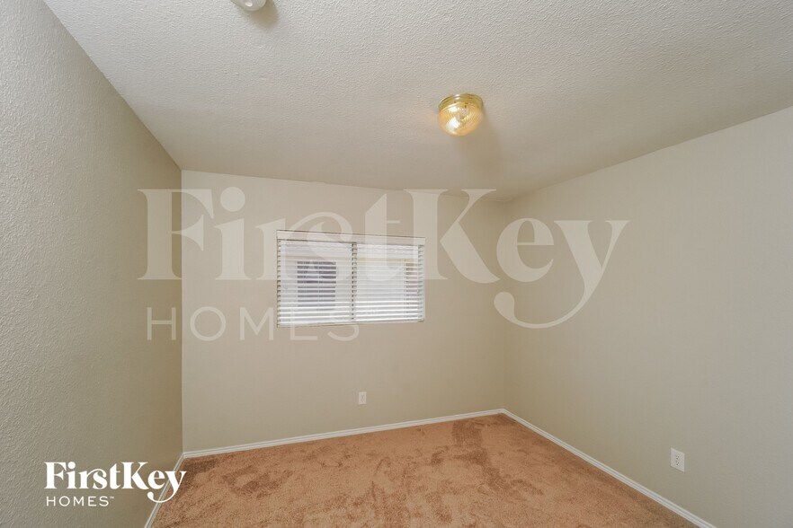 Building Photo - 8027 Saratoga Kln