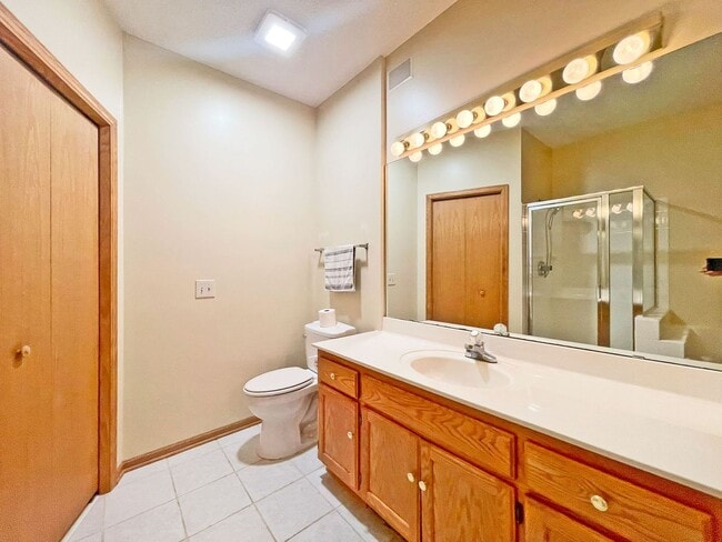 Building Photo - Luxury Maintenance-Free **One-Level Living...