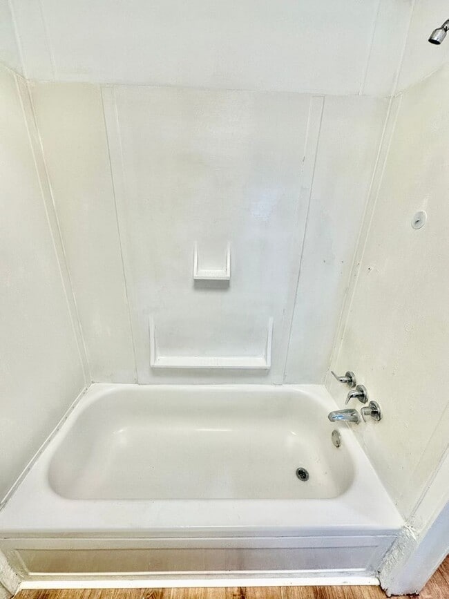 Building Photo - 1014 S 6th St