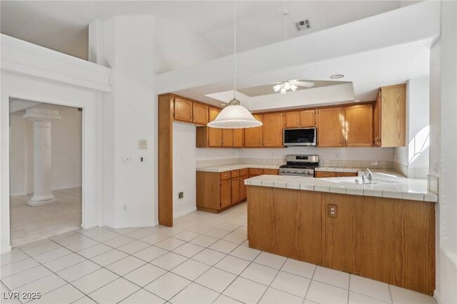 Building Photo - 7501 Bush Garden Ave