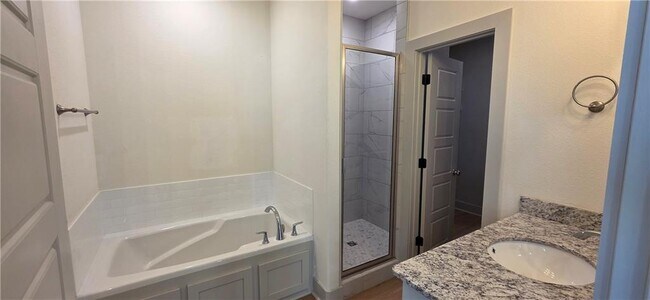 Building Photo - 941 Petit Jean St