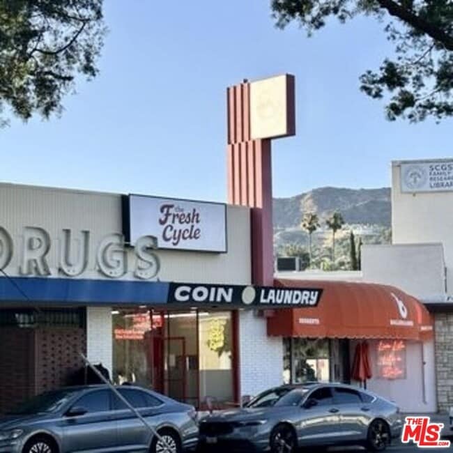 Building Photo - 2334 Keeler St