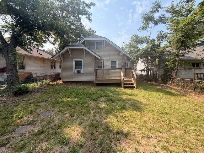 Building Photo - 1532 E 51st St