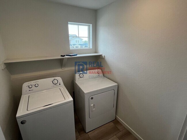 Building Photo - 6549 Westcliff Dr