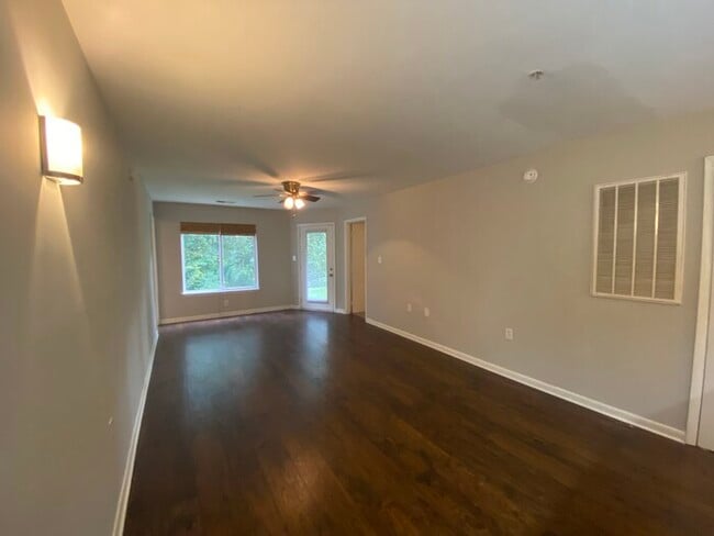 Building Photo - 1341-001 Crab Orchard Drive Unit 001