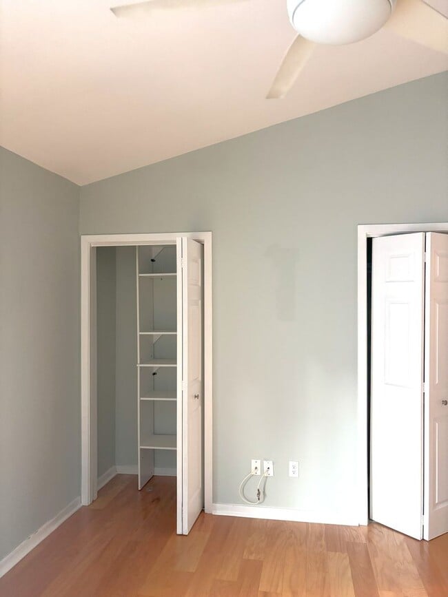 Building Photo - TOWNHOME IN MT PLEASANT - AVAILABLE August 1, 2026!