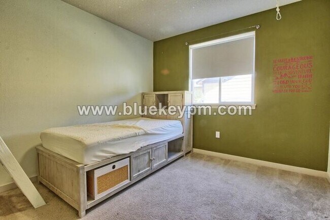 Building Photo - 3 Bed, 2 Bath Home in Battle Ground