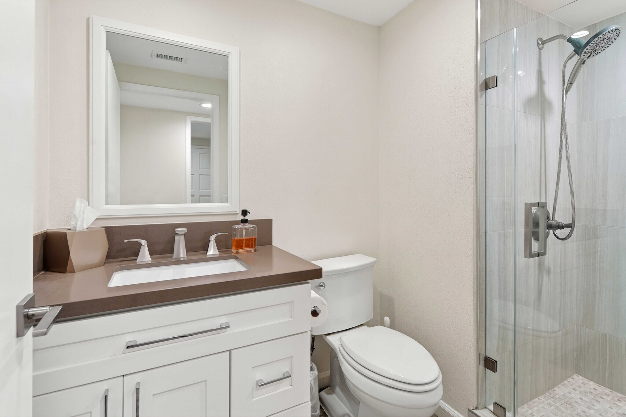 Building Photo - 19539 Shadow Springs Way