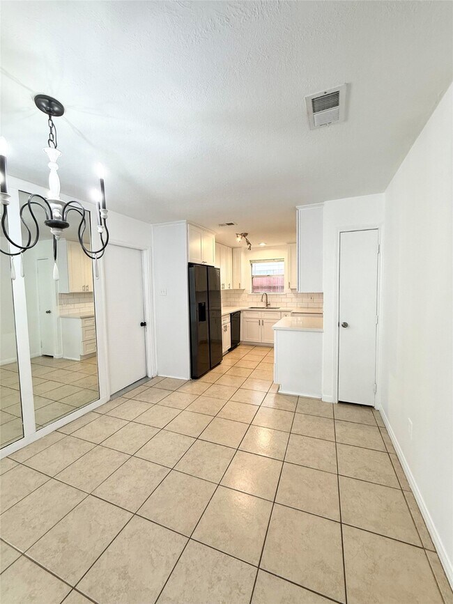 Building Photo - 2603 Shady Bayou Ln