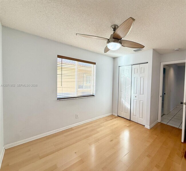 Building Photo - 4340 Pine Ridge Ct