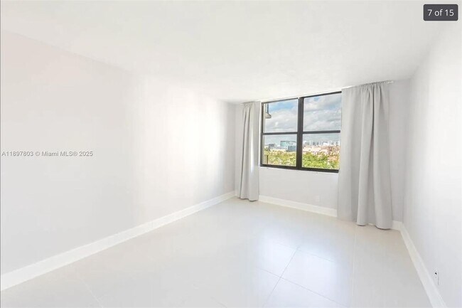Building Photo - 18151 NE 31st Ct