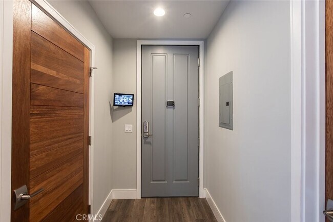 Building Photo - 330 Salem St