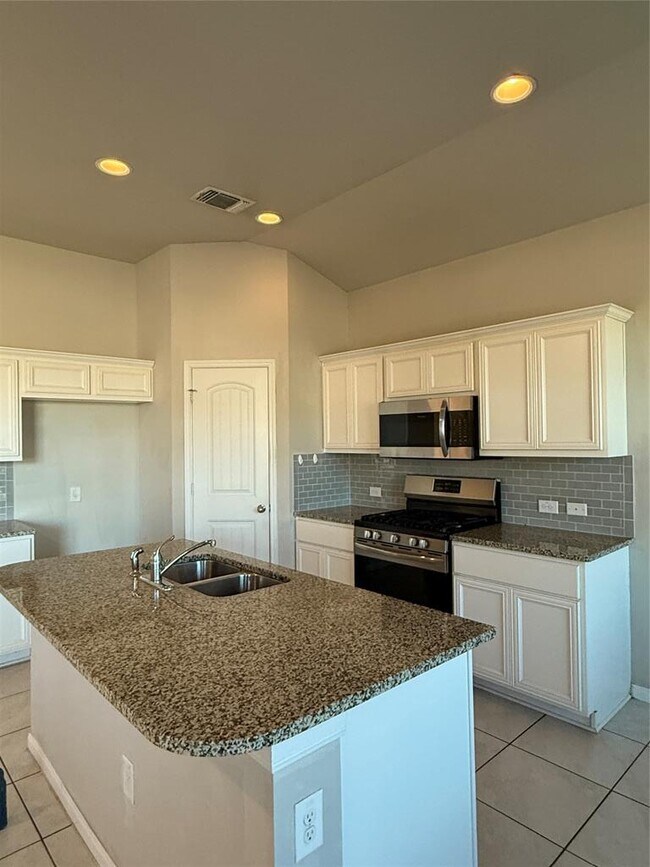 Building Photo - 6516 Ranchito Dr