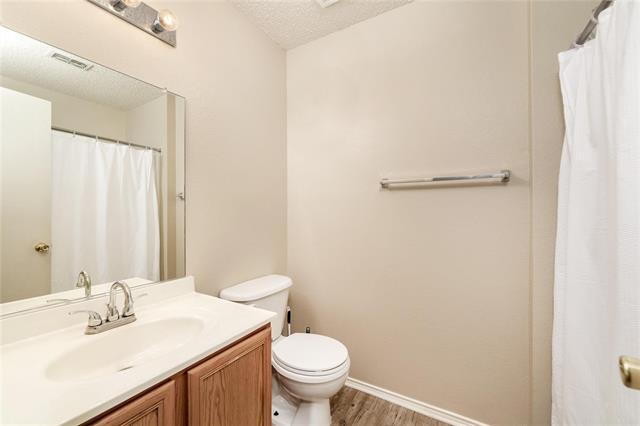 Building Photo - 100 Scarlet View