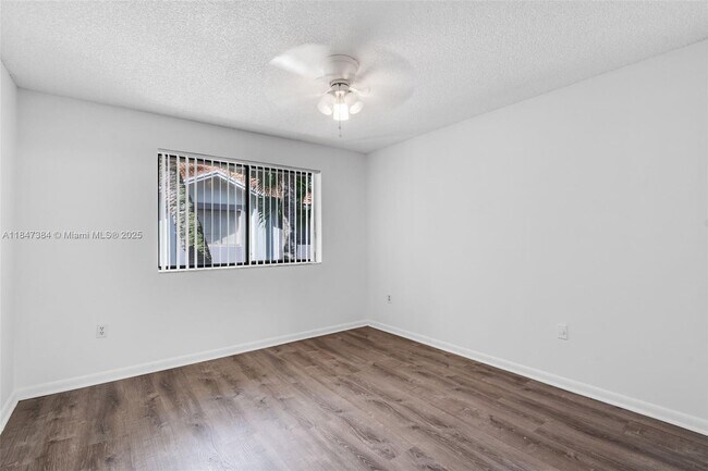 Building Photo - 3229 Coral Lake Dr