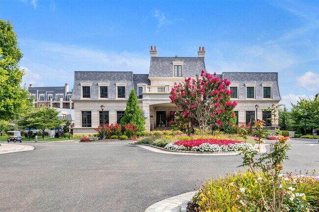 Building Photo - 5000 Royal Ct