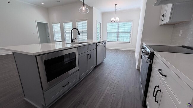 Building Photo - 524 Bristleleaf Path