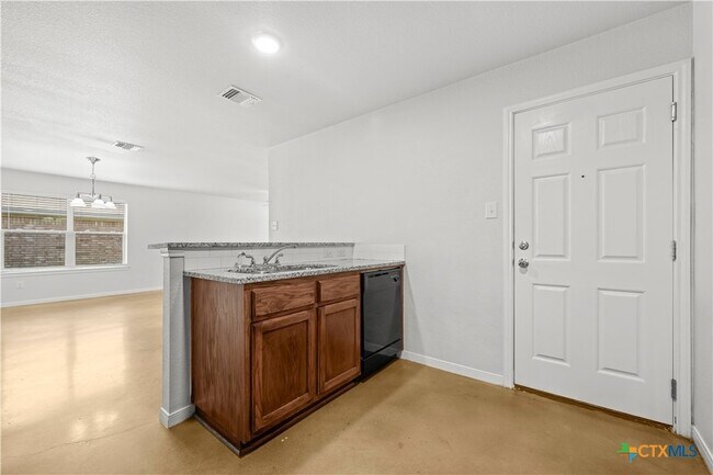 Building Photo - 1809 Indian Trail