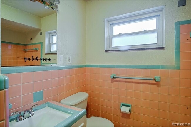 Building Photo - 22170 Harding St