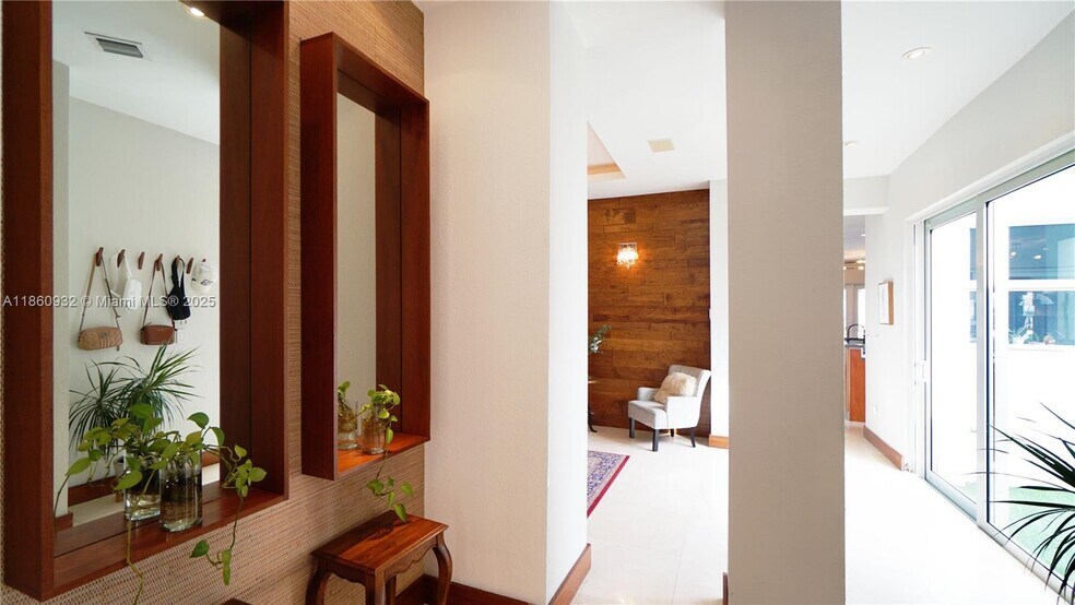 Building Photo - 7031 NW 113th Ct