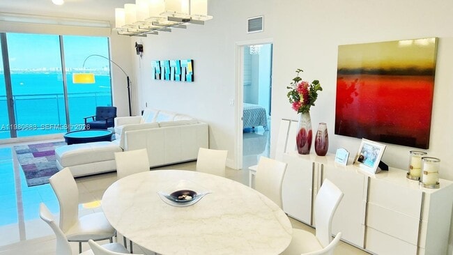 Building Photo - 7901 Hispanola Ave