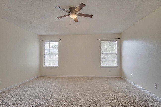 Building Photo - 3012 Classic Dr