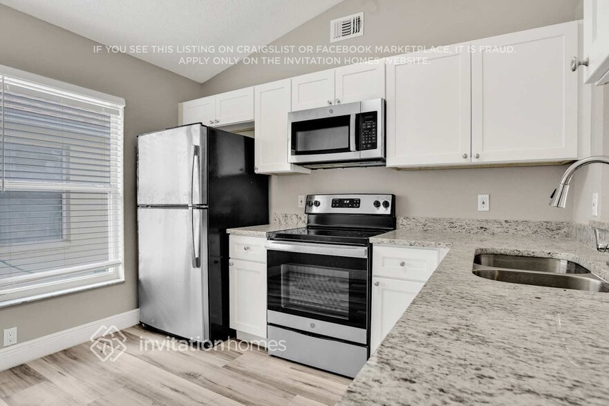 Building Photo - 4919 Aventura Blvd