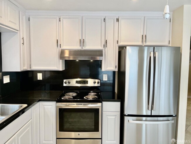 Building Photo - 1713 Crater Peak Way