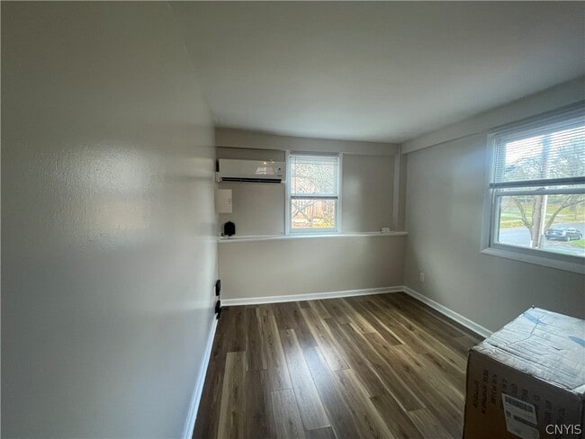 Building Photo - 60 Oswego St