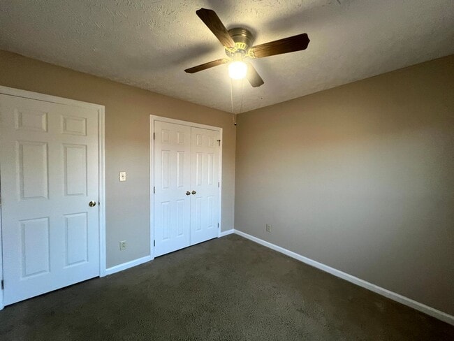 Building Photo - 2857 Chillingworth Dr