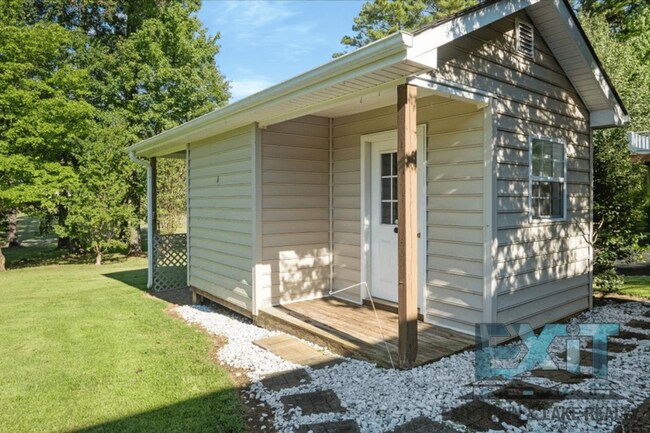 Building Photo - Pristine 3 Bedroom 2 Bath Home in Tanglewo...