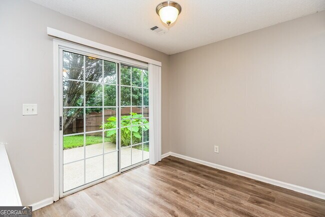 Building Photo - 205 Ashland Dr