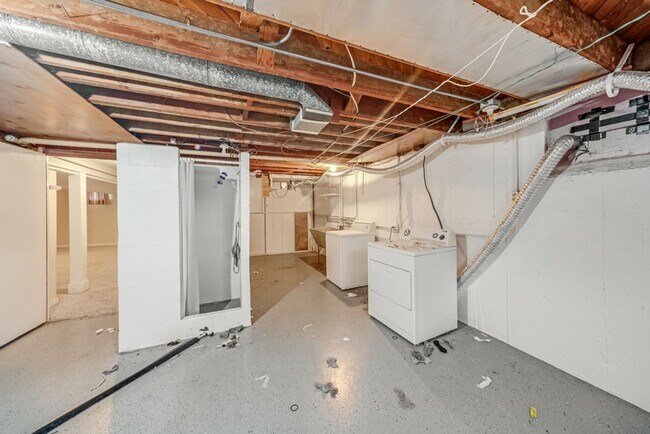 Building Photo - Charming 2-Bedroom Home with Bonus Space & Fenced Yard – Just Off Prospect Ave!