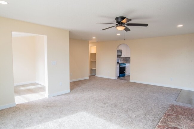 Building Photo - Fully Updated 2 Bed 1 Bath in Woodland Park!