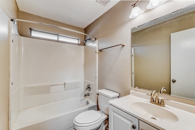 Building Photo - 19402 Garden Pool Ln