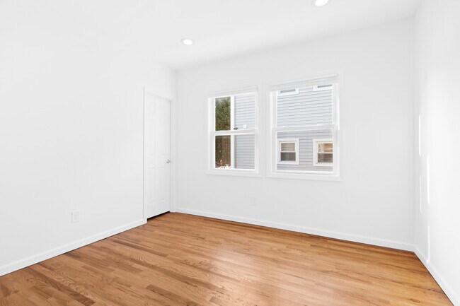 Building Photo - 43 Howe Ave