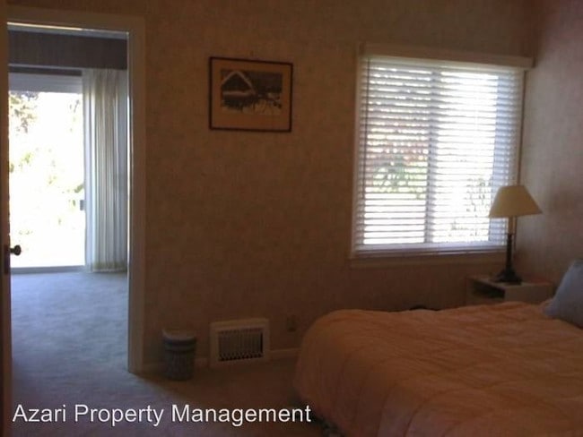 Building Photo - 421 45th Ave